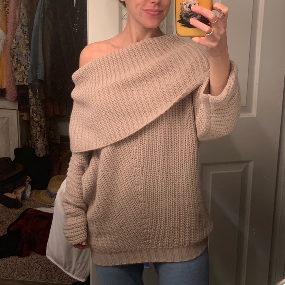 Off the Shoulder Chunky Sweater - Picture 4 of 5
